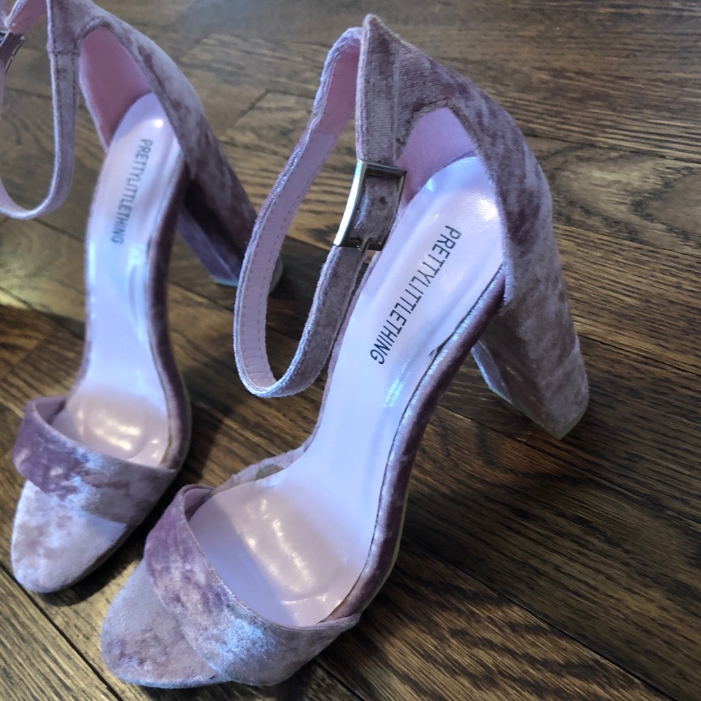 Crushed velvet heels